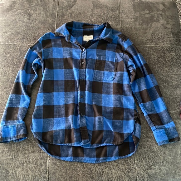🦅 AEO Amazingly Soft Boyfriend Plaid Button Up - Picture 2 of 9